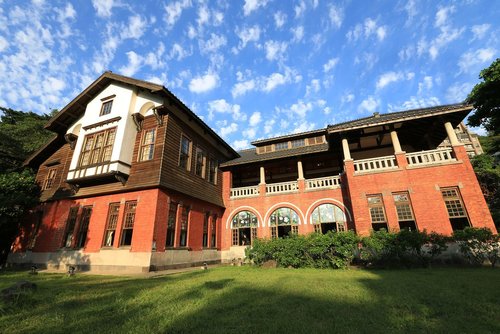 In the 20th century, the Beitou Hot Spring Museum was the largest public hot spring bathhouse in East Asia back then; now, it has become an important cultural venue in the region by recording the history with its architecture.
(Picture provided：北投溫泉博物館)