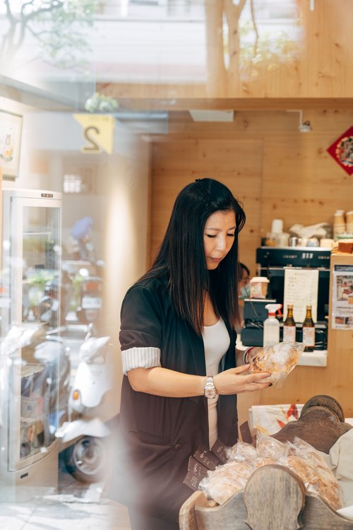 Located near the Beitou MRT station, KEN BAKERY is famous for its sourdough bread popular with local people.